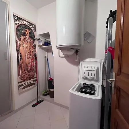 Spacieux En Face Du Port Calvi (Corsica)