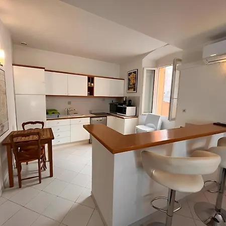 Spacieux En Face Du Port